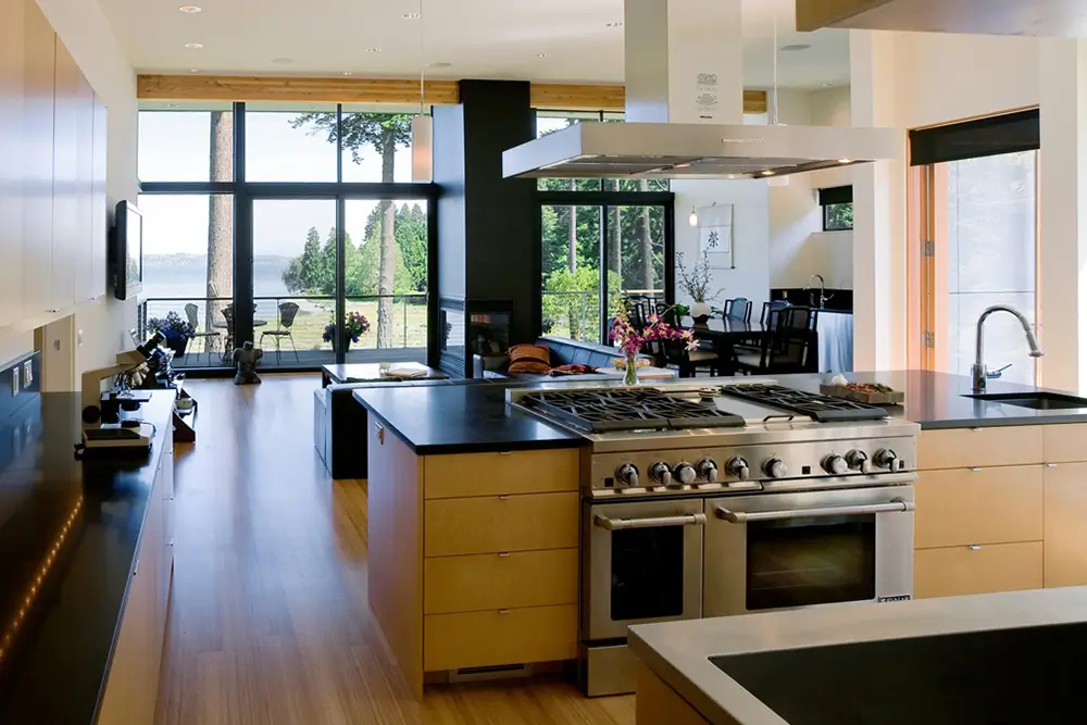 Top 5 Reasons to Consider a Kitchen Remodel in 2024