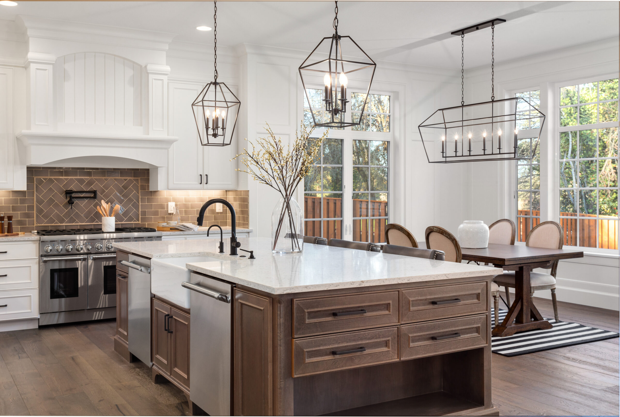 Open-Concept Kitchen Designs Perfect for Summer Gatherings